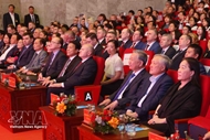 Party chief attends art program highlighting Vietnam - Russia ties